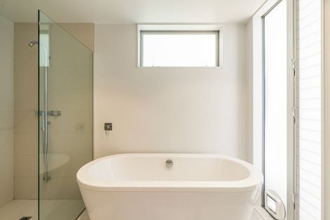 Photo of property in 505 Muritai Road, Eastbourne, Lower Hutt, 5013