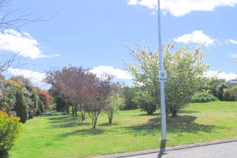 Photo of property in 16 Hinerau Grove, Waipahihi, Taupo, 3330