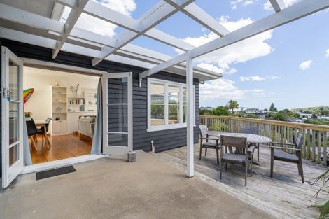Photo of property in 37 Long Street, Raglan, 3225