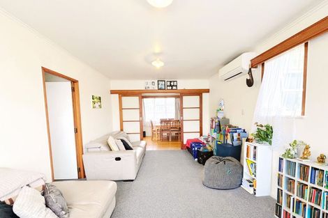 Photo of property in 12a Waiari Road, Conifer Grove, Takanini, 2112