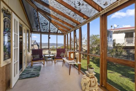 Photo of property in 71 Miromiro Road, Normandale, Lower Hutt, 5010