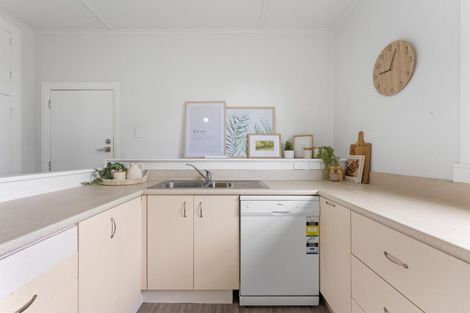 Photo of property in 217 Puriri Street, Castlecliff, Whanganui, 4501