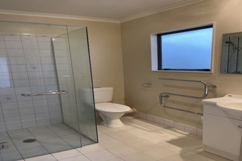 Photo of property in 5 Breenagh Place, Massey, Auckland, 0614