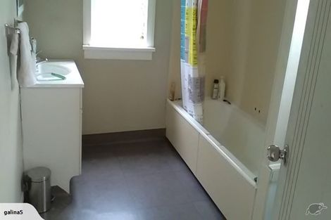 Photo of property in 20 Athol Place, Ravensbourne, Dunedin, 9022