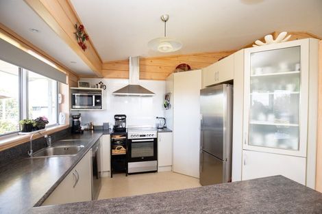 Photo of property in 5 Stembridge Road, Ngatea, 3503