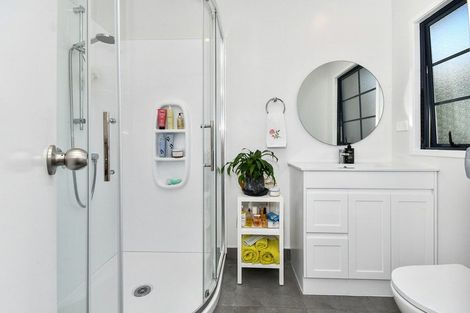 Photo of property in 51 Rathmar Drive, Manurewa, Auckland, 2105