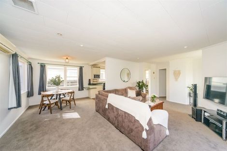 Photo of property in 22 Rhodes Drive, Kelvin Grove, Palmerston North, 4414