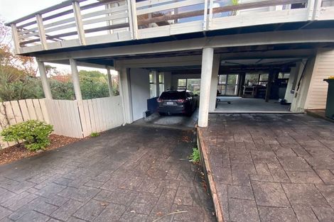 Photo of property in 10 Lagoon Way, West Harbour, Auckland, 0618