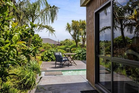 Photo of property in 1b Links Drive, Waiwhakaiho, New Plymouth, 4312