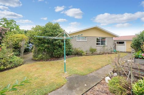 Photo of property in 14 Ron Place, Bishopdale, Christchurch, 8051