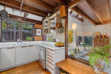 Photo of property in 22 Glade Place, Birkenhead, Auckland, 0626