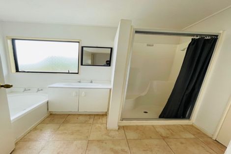 Photo of property in 10a Elizabeth Drive, West Harbour, Auckland, 0618