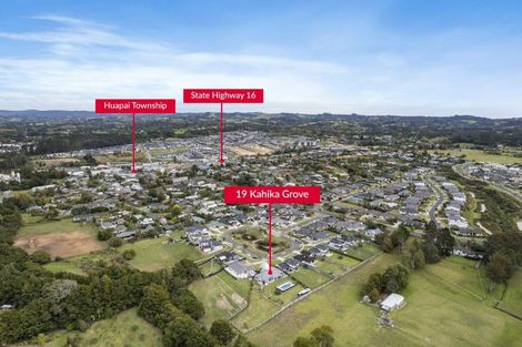 Photo of property in 19 Kahika Grove, Huapai, Kumeu, 0810
