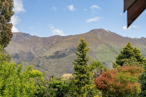 Photo of property in 197 Beacon Point Road, Wanaka, 9305