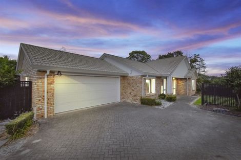 Photo of property in 32 Sheriff Place, Randwick Park, Auckland, 2105