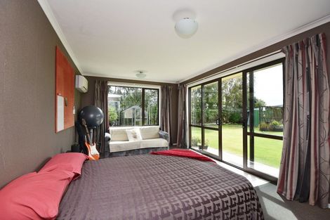 Photo of property in 17 Aloway Street, Wallacetown, 9816