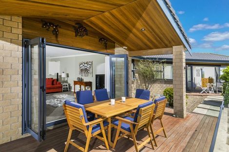 Photo of property in 113a Constable Road, Muriwai, Waimauku, 0881