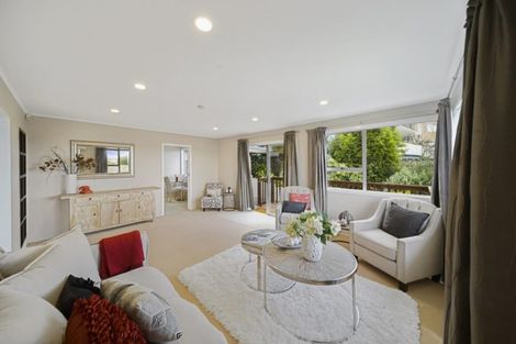 Photo of property in 16 Judkins Crescent, Cockle Bay, Auckland, 2014