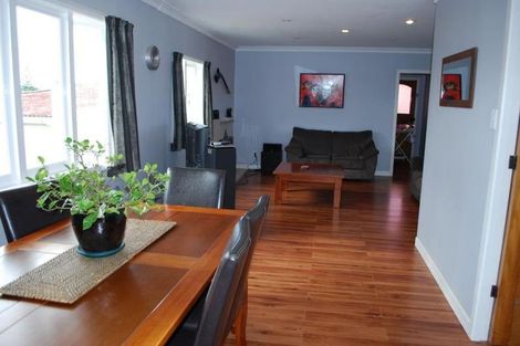 Photo of property in 10 Copley Street, New Lynn, Auckland, 0600