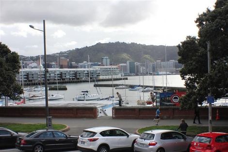 Photo of property in Dune, 2a/138 Oriental Parade, Oriental Bay, Wellington, 6011