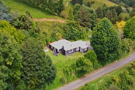 Photo of property in 822 Motukawa Road, Tarata, Inglewood, 4387