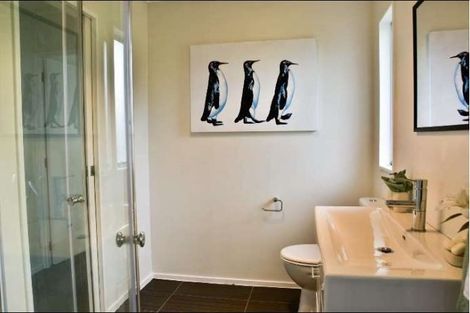 Photo of property in 47 Meadowvale Rise, Titirangi, Auckland, 0604