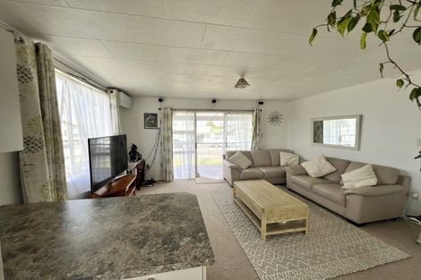 Photo of property in 8 Mccallum Street, Dannevirke, 4930