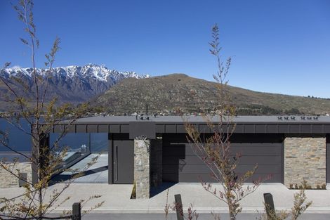 Photo of property in 1-3 Highlands Close, Queenstown, 9300