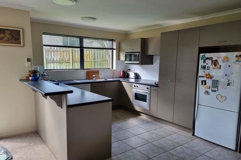 Photo of property in 26 Glen Bay Close, Pinehill, Auckland, 0632