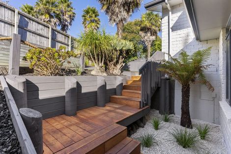 Photo of property in 11c Glendhu Road, Bayview, Auckland, 0629