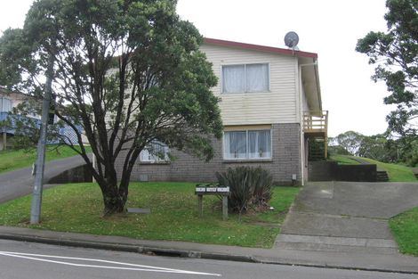 Photo of property in 3/12 Stewart Drive, Newlands, Wellington, 6037