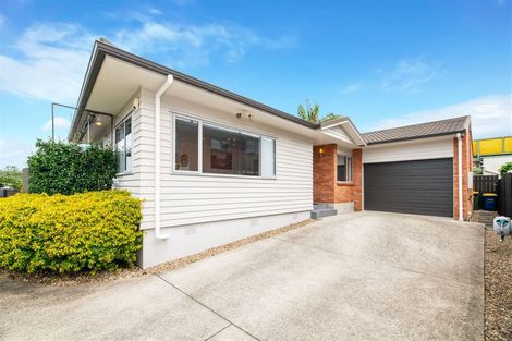 Photo of property in 13a Jenelin Road, Glendene, Auckland, 0602