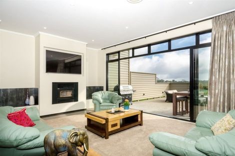 Photo of property in 265 Old North Road, Kumeu, 0892
