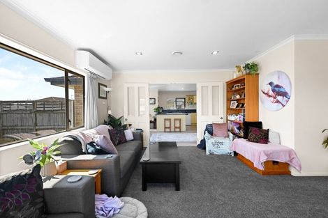 Photo of property in 28 Diomede Glade, Flagstaff, Hamilton, 3210