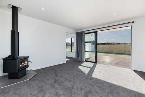 Photo of property in 16 Louden Place, Wakefield, 7025