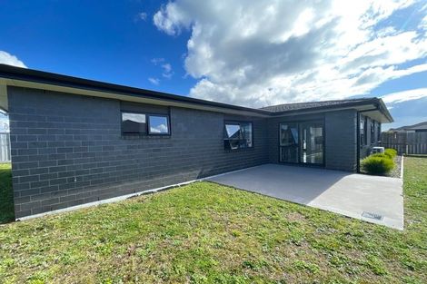 Photo of property in 12 Olney Court, One Tree Point, 0118