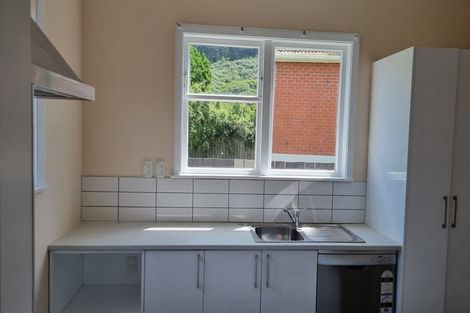 Photo of property in 28 Davidson Crescent, Tawa, Wellington, 5028