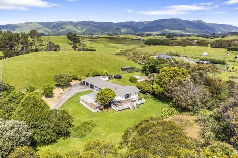 Photo of property in 93b Pukenamu Road, Te Horo, Otaki, 5581