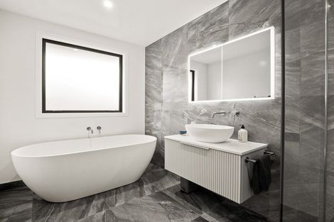 Photo of property in 6 Cheviot Street, Jacks Point, 9371