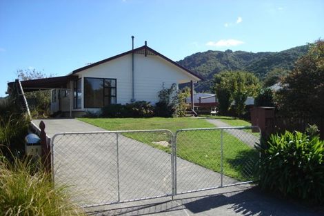 Photo of property in 35 Delaware Grove, Totara Park, Upper Hutt, 5018