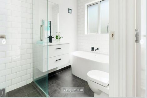 Photo of property in 2/19 Limmer Place, Browns Bay, Auckland, 0632