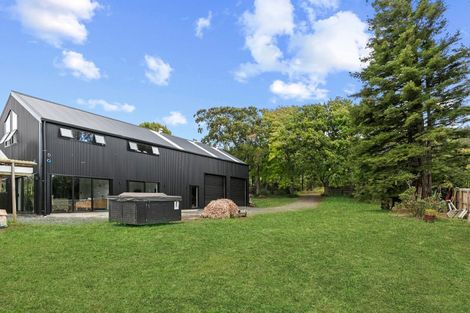 Photo of property in 127 Bethells Road, Waitakere, 0781