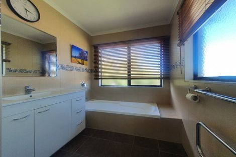 Photo of property in 114a Alfriston Road, Manurewa, Auckland, 2105