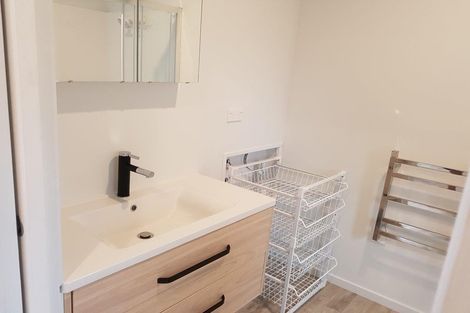 Photo of property in 20 Waterlea Avenue, Mangere Bridge, Auckland, 2022