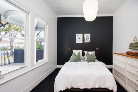 Photo of property in 97 Victoria Avenue, Palmerston North, 4410