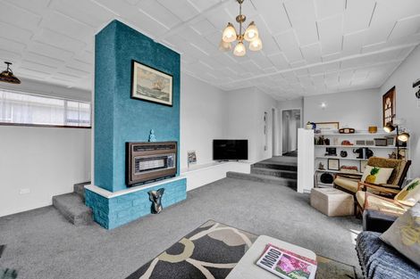 Photo of property in 15 Kauri Street, Inglewood, 4330