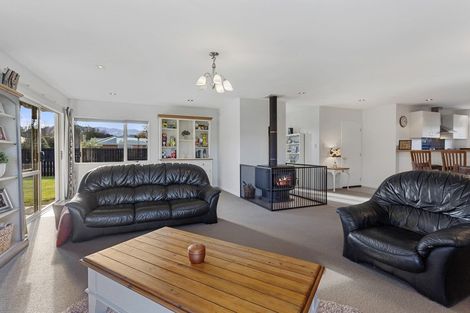 Photo of property in 22 Kowhai Street, Oxford, 7430