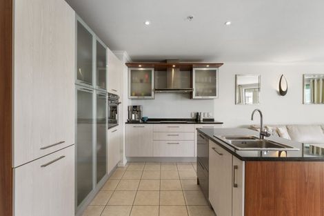 Photo of property in 210/136 Marine Parade, Mount Maunganui, 3116
