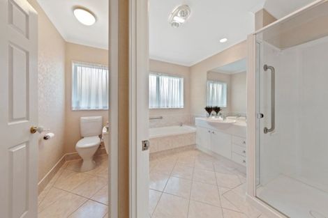 Photo of property in 9 Trovare Place, Golflands, Auckland, 2013