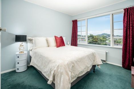 Photo of property in 8 Lethenty Way, Karori, Wellington, 6012